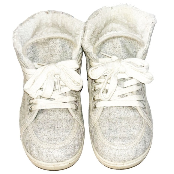 Roxy fleece lined high tops - Picture 1 of 4